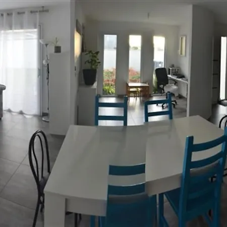 Villa Maison Spacieuse Climatisee-jardin-2 Pkg-piscine *
