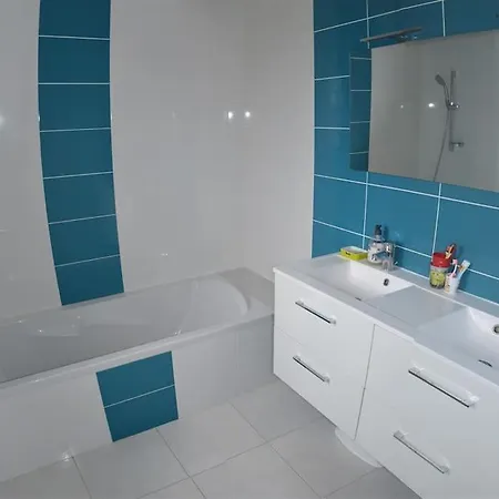 Villa Maison Spacieuse Climatisee-jardin-2 Pkg-piscine *