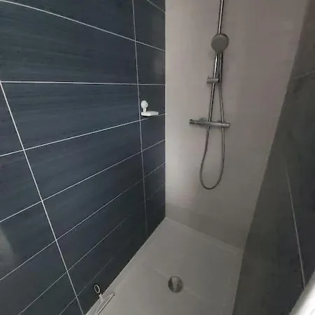 Maison Spacieuse Climatisee-jardin-2 Pkg-piscine Villa