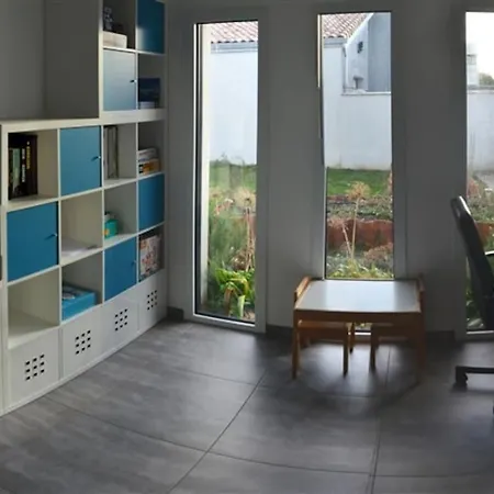 Maison Spacieuse Climatisee-jardin-2 Pkg-piscine Villa *