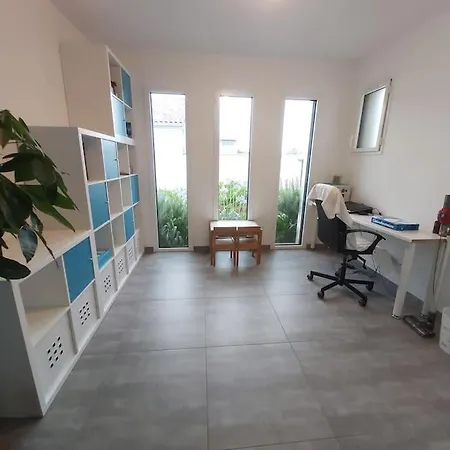 Maison Spacieuse Climatisee-jardin-2 Pkg-piscine