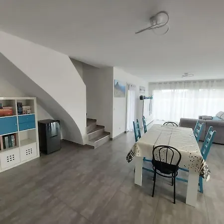 Maison Spacieuse Climatisee-jardin-2 Pkg-piscine